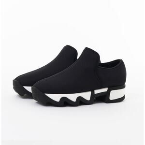 iRi WES I Black Low Top Sneaker